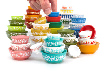 Mini Pyrex-Inspired Mixing Bowls – Retro Stackable Display Set